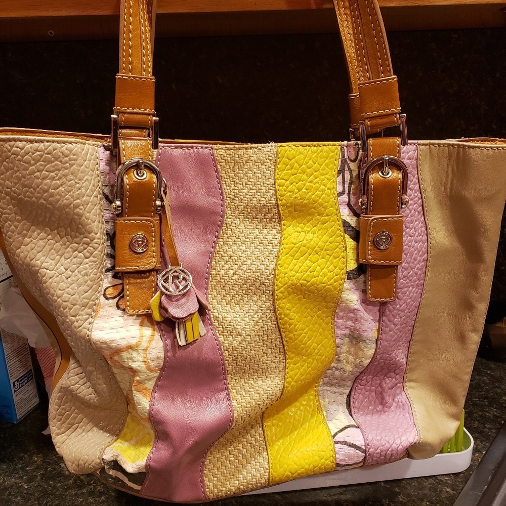 Like new Large Relic bag